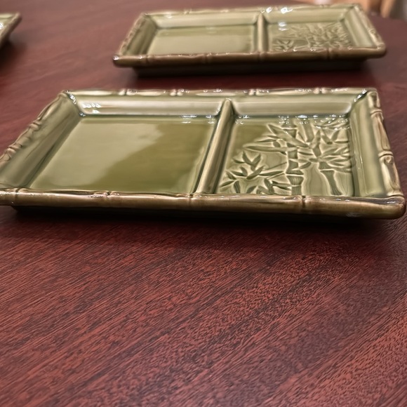 Vintage Serving Dish with Four Side Plates - Picture 6 of 6